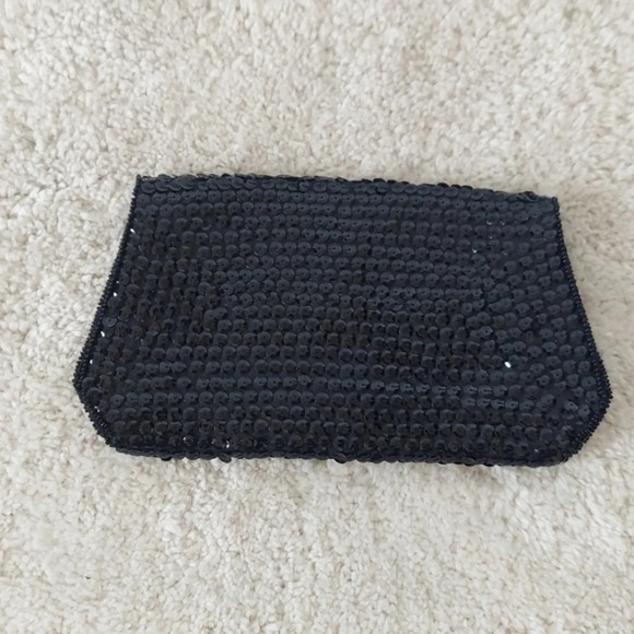 La Regale Vintage Black Sequined Evening Bag with seed Beaded flower - Picture 2 of 8